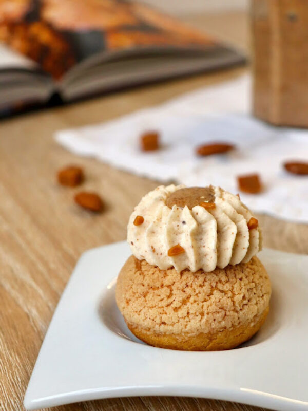 Choux-amande-caramel-praliné